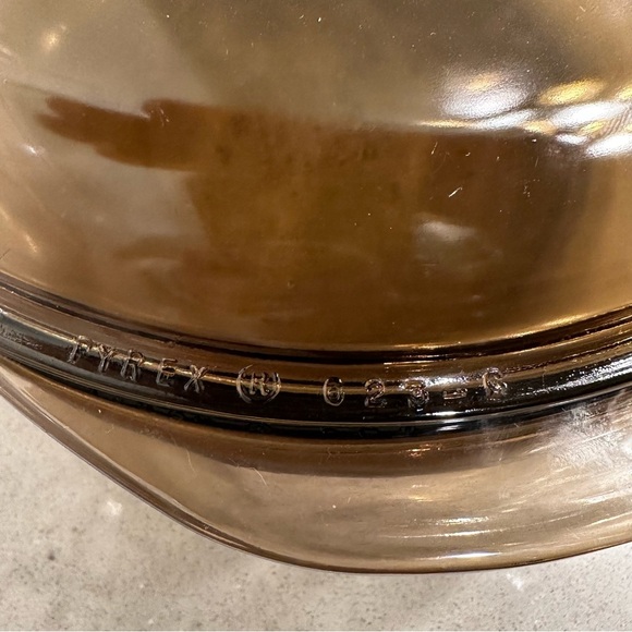 Pyrex | lidded amber brown round casserole dish 1.5 qt 023 lid 623 - Picture 3 of 3